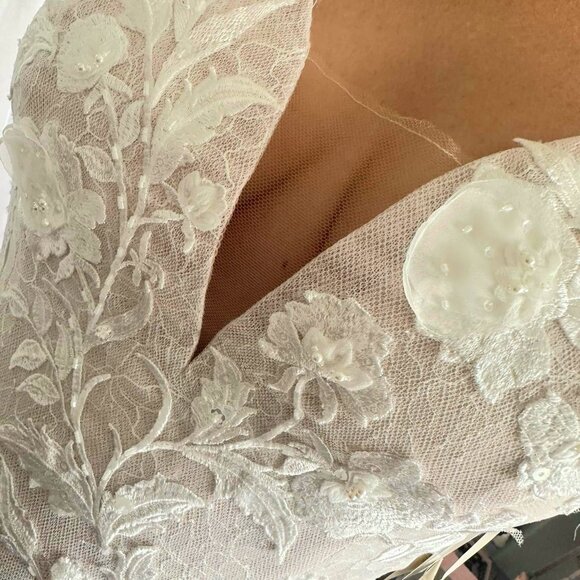 Melissa Sweet 3D Beaded Floral Wedding Dress - Picture 9 of 12